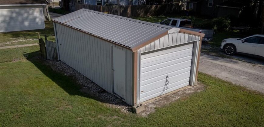 427 Benton Avenue, Excelsior Springs, MO 64024
