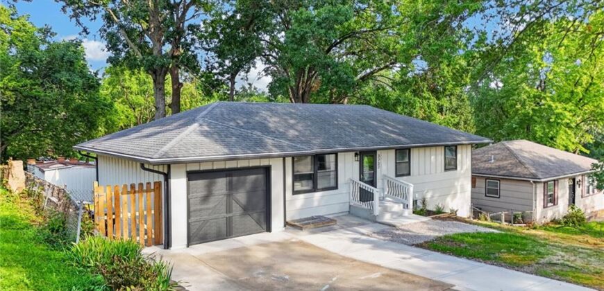 3737 N Walrond Avenue, Kansas City, MO 64117