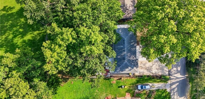 3737 N Walrond Avenue, Kansas City, MO 64117