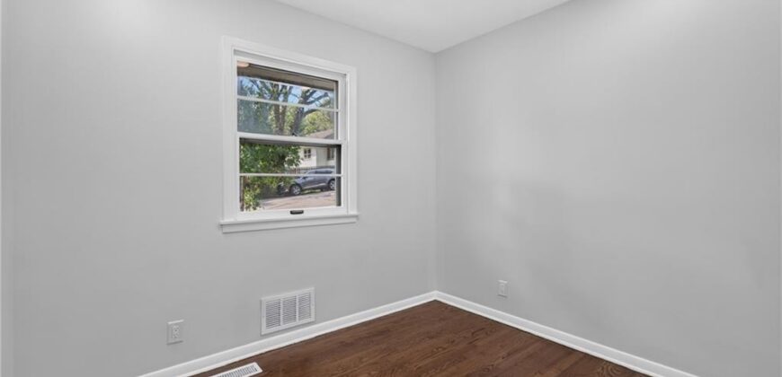 3737 N Walrond Avenue, Kansas City, MO 64117