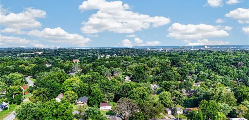 3737 N Walrond Avenue, Kansas City, MO 64117