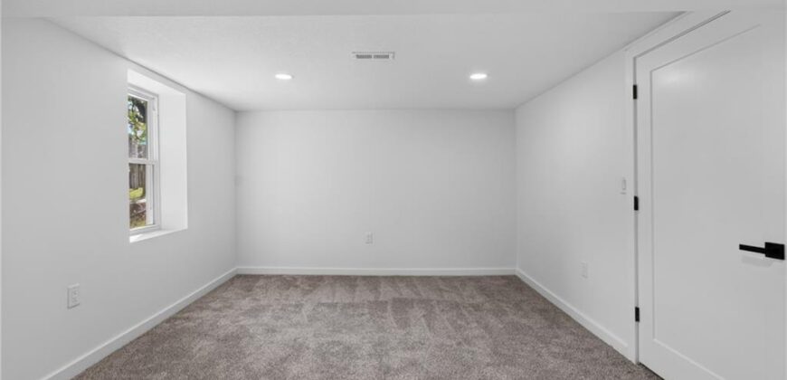 3737 N Walrond Avenue, Kansas City, MO 64117