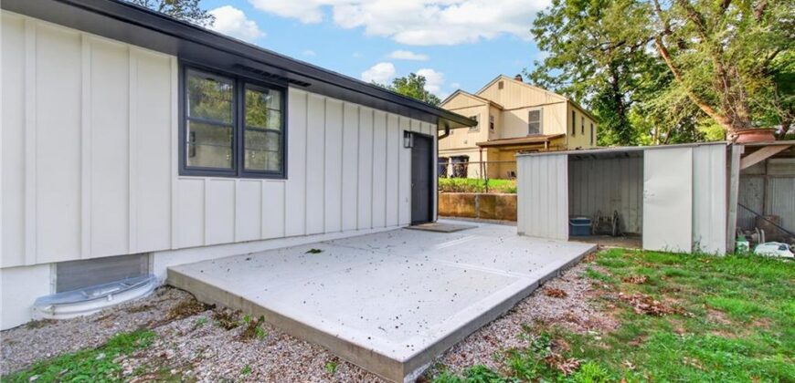 3737 N Walrond Avenue, Kansas City, MO 64117