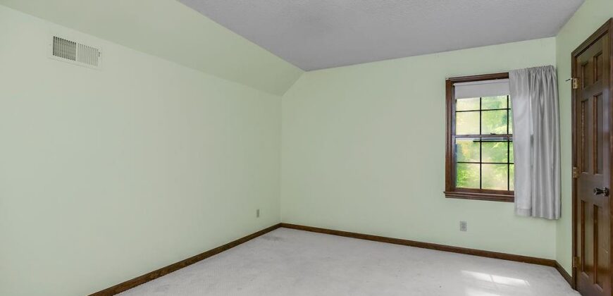 4408 NW Normandy Lane, Kansas City, MO 64116
