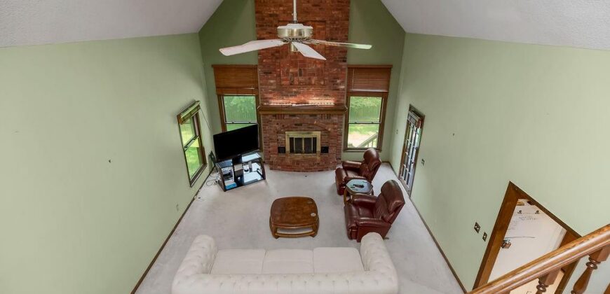 4408 NW Normandy Lane, Kansas City, MO 64116