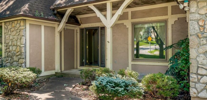 4408 NW Normandy Lane, Kansas City, MO 64116
