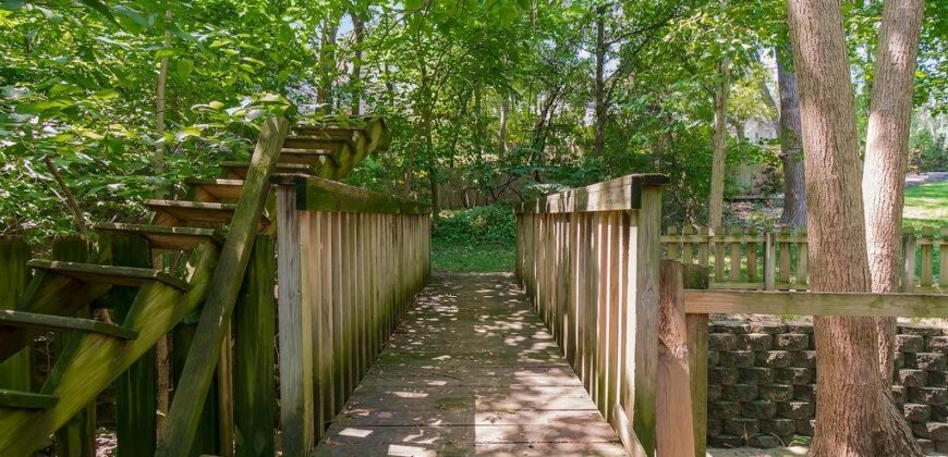 4408 NW Normandy Lane, Kansas City, MO 64116