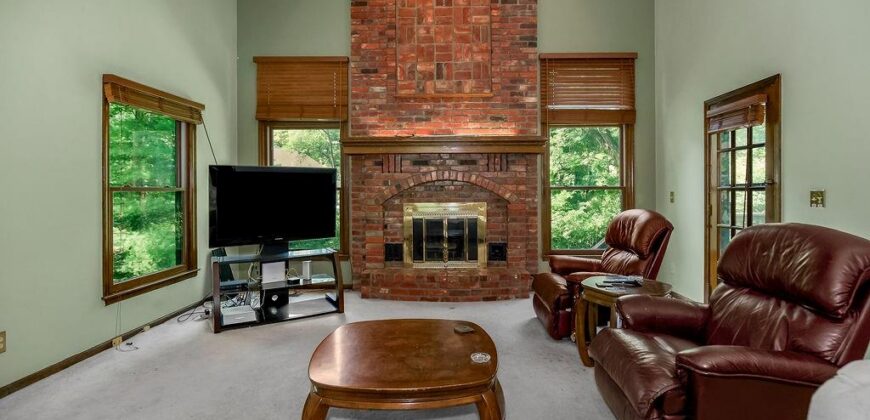 4408 NW Normandy Lane, Kansas City, MO 64116