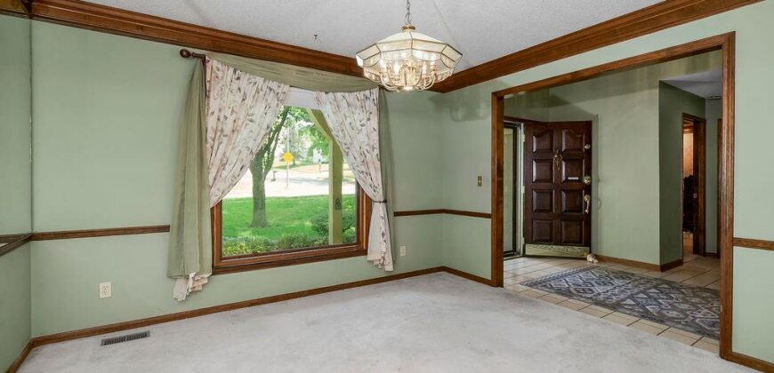 4408 NW Normandy Lane, Kansas City, MO 64116