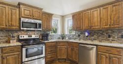 6805 N Pontiac Avenue, Kansas City, MO 64151