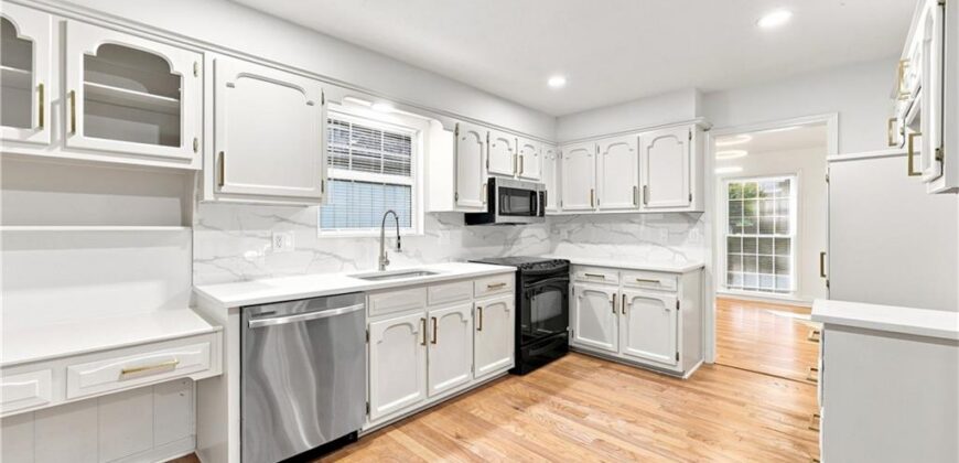 8143 NW Beaman Drive, Kansas City, MO 64151