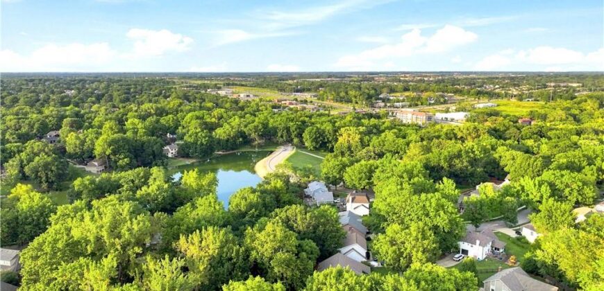 8143 NW Beaman Drive, Kansas City, MO 64151