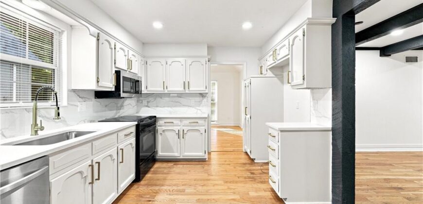 8143 NW Beaman Drive, Kansas City, MO 64151