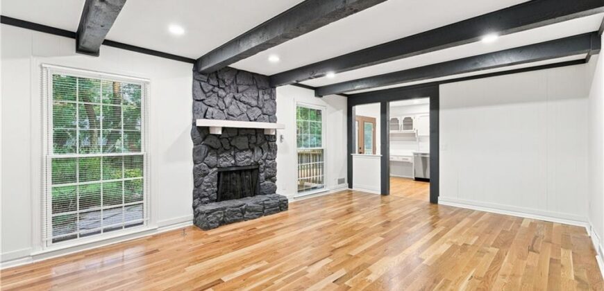 8143 NW Beaman Drive, Kansas City, MO 64151