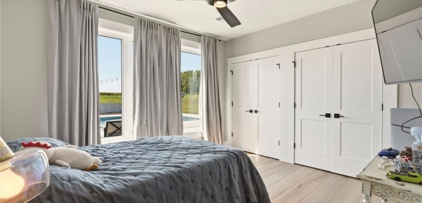 7129 NE State Route 92 Highway, Smithville, MO 64089