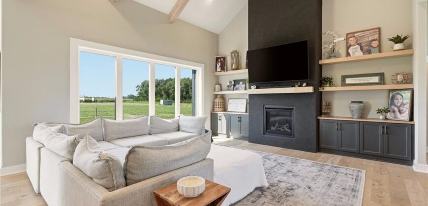 7129 NE State Route 92 Highway, Smithville, MO 64089