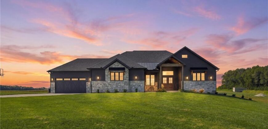 7129 NE State Route 92 Highway, Smithville, MO 64089