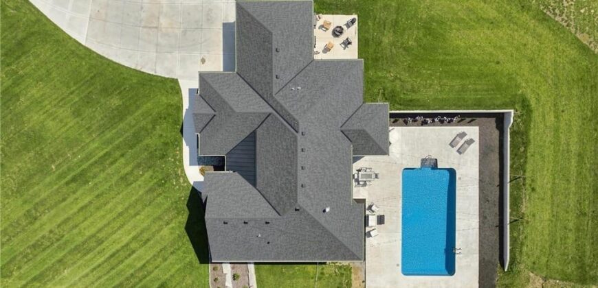 7129 NE State Route 92 Highway, Smithville, MO 64089