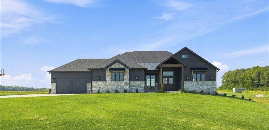 7129 NE State Route 92 Highway, Smithville, MO 64089