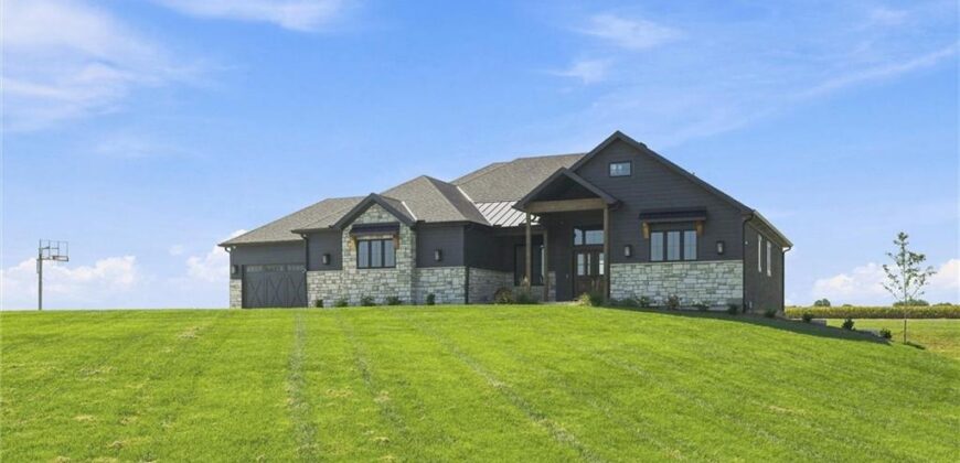 7129 NE State Route 92 Highway, Smithville, MO 64089