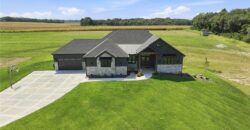7129 NE State Route 92 Highway, Smithville, MO 64089