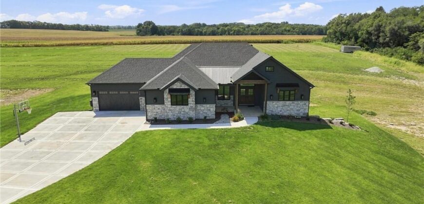 7129 NE State Route 92 Highway, Smithville, MO 64089