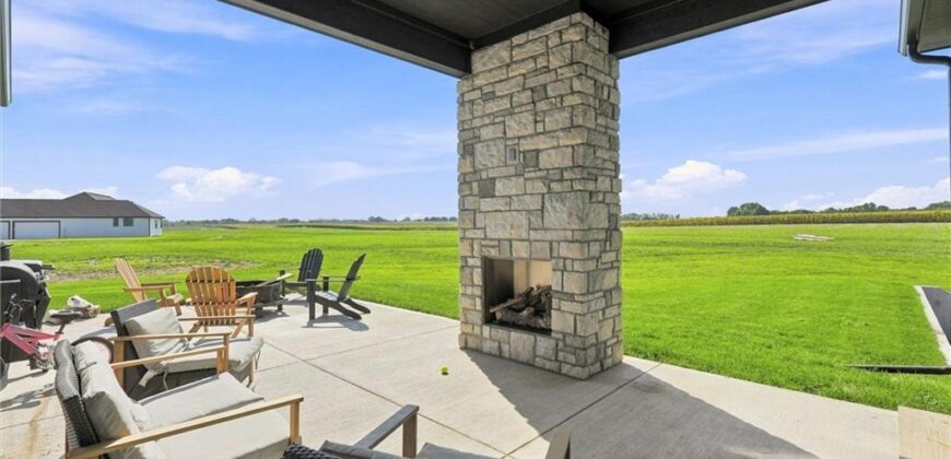 7129 NE State Route 92 Highway, Smithville, MO 64089