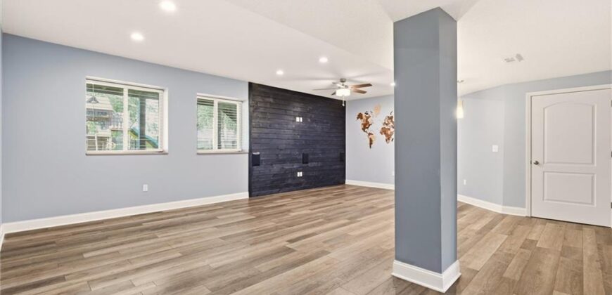 8612 N Farley Avenue, Kansas City, MO 64157