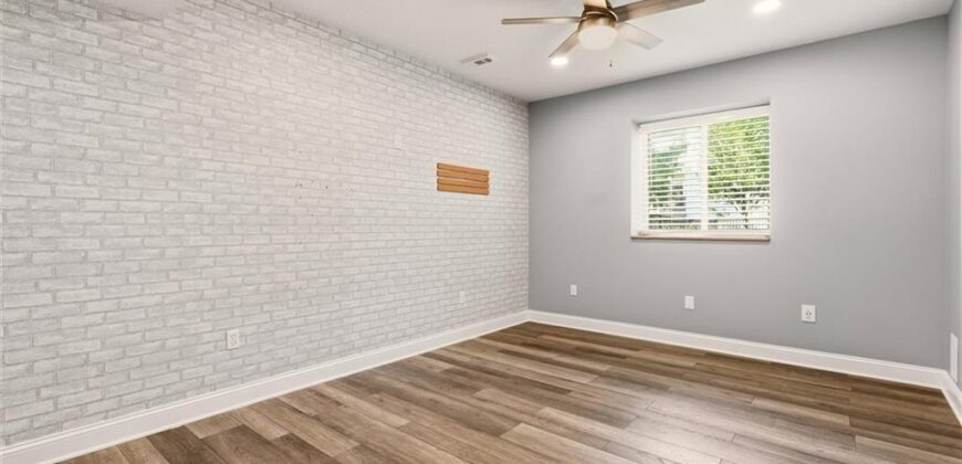 8612 N Farley Avenue, Kansas City, MO 64157