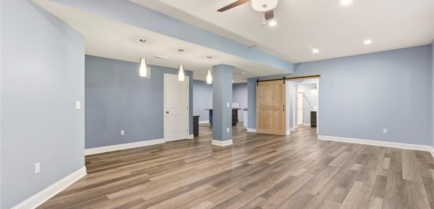 8612 N Farley Avenue, Kansas City, MO 64157
