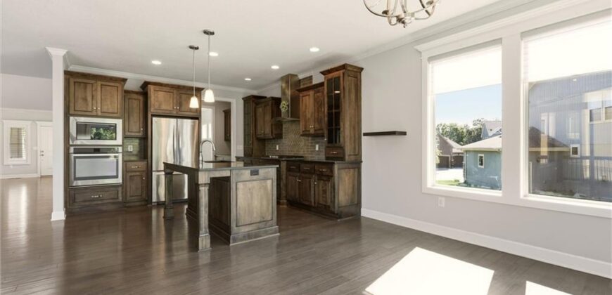 8612 N Farley Avenue, Kansas City, MO 64157