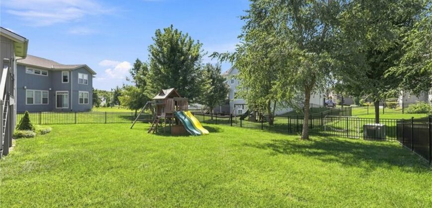 8612 N Farley Avenue, Kansas City, MO 64157