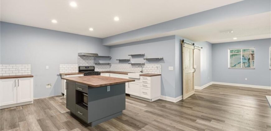 8612 N Farley Avenue, Kansas City, MO 64157