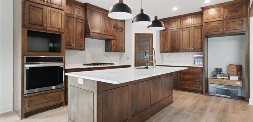 2204 Arbor Lane, Excelsior Springs, MO 64024