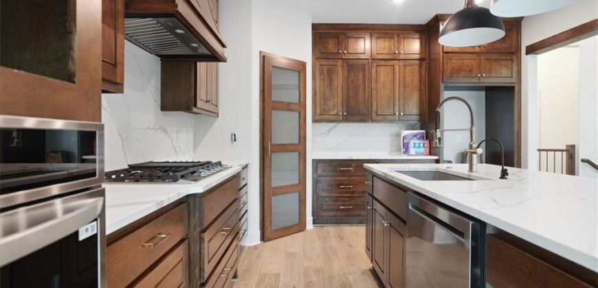 2204 Arbor Lane, Excelsior Springs, MO 64024