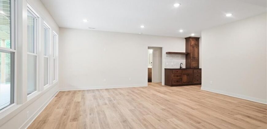 2204 Arbor Lane, Excelsior Springs, MO 64024