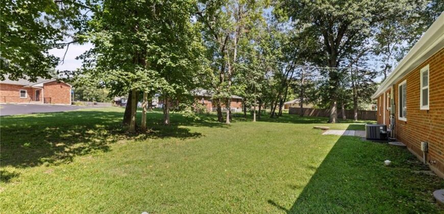 301 N 169 Highway, Smithville, MO 64089