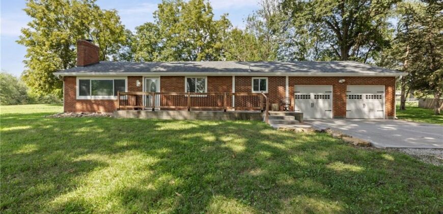 301 N 169 Highway, Smithville, MO 64089
