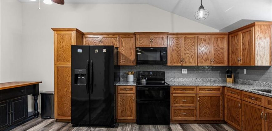 301 N 169 Highway, Smithville, MO 64089