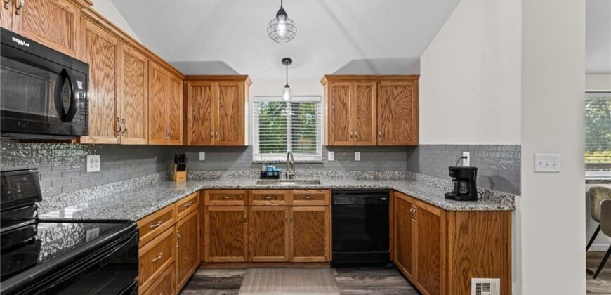 301 N 169 Highway, Smithville, MO 64089