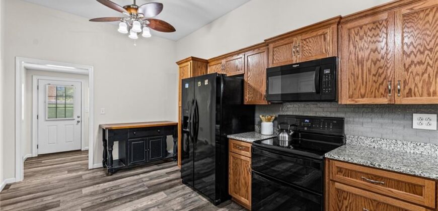 301 N 169 Highway, Smithville, MO 64089