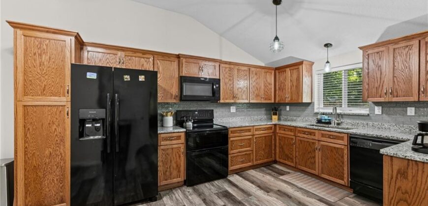 301 N 169 Highway, Smithville, MO 64089