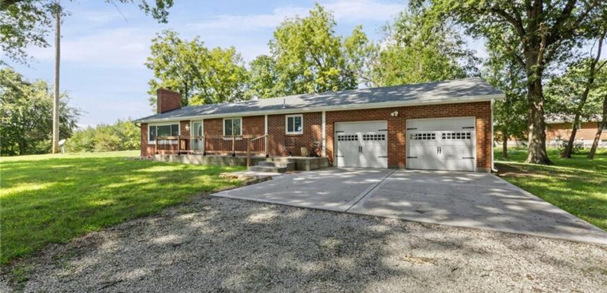 301 N 169 Highway, Smithville, MO 64089