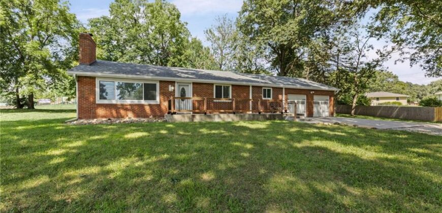 301 N 169 Highway, Smithville, MO 64089