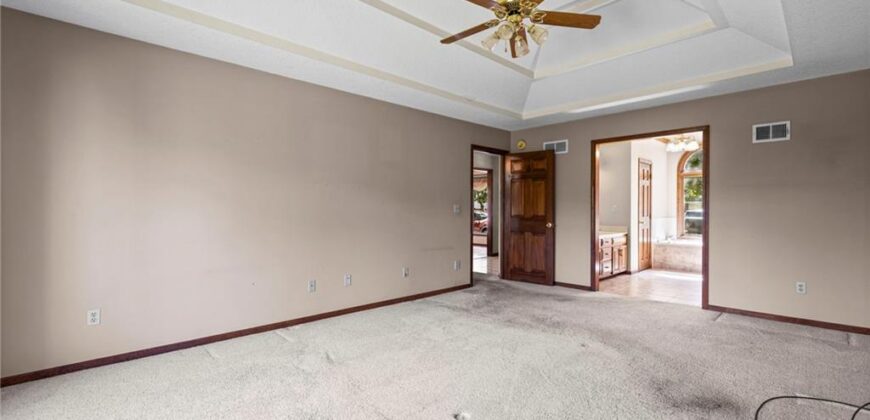 5607 N Flint Ridge Road, Kansas City, MO 64151