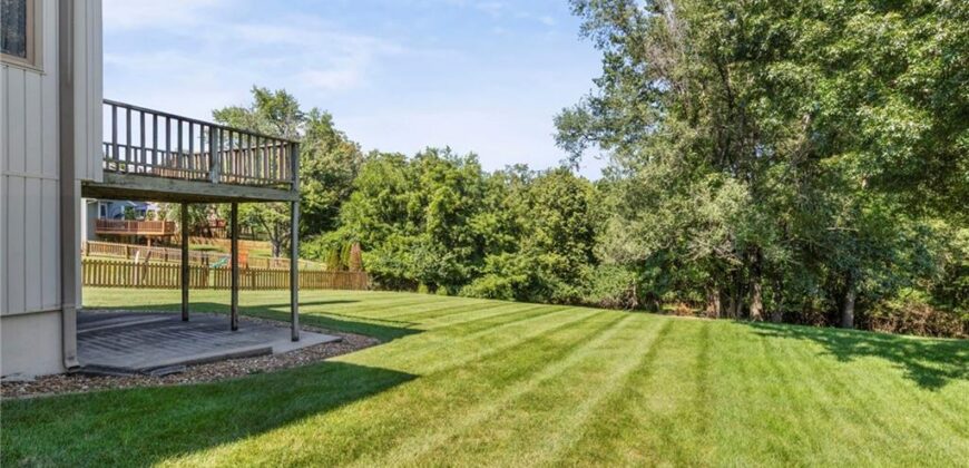 5607 N Flint Ridge Road, Kansas City, MO 64151