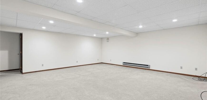 5607 N Flint Ridge Road, Kansas City, MO 64151