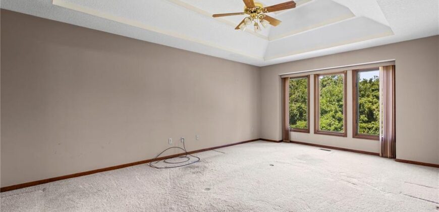 5607 N Flint Ridge Road, Kansas City, MO 64151