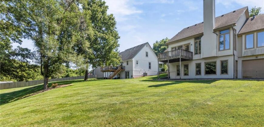 5607 N Flint Ridge Road, Kansas City, MO 64151