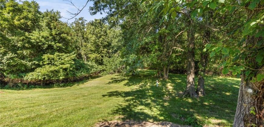 5607 N Flint Ridge Road, Kansas City, MO 64151